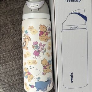 Owala Winnie the Pooh Water Bottle 32 oz
